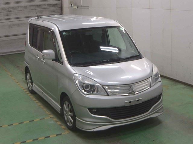 2013 Mitsubishi Delica D2