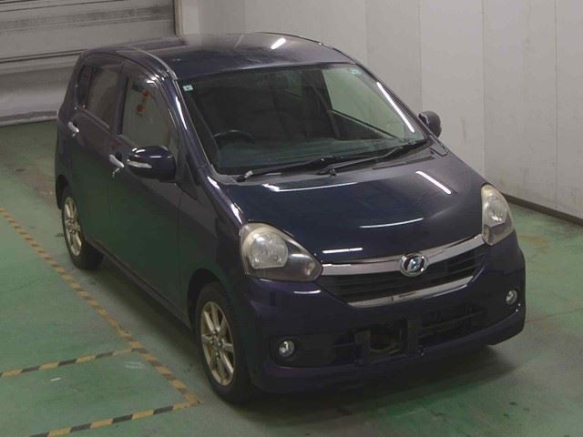 2013 Daihatsu Mira ES