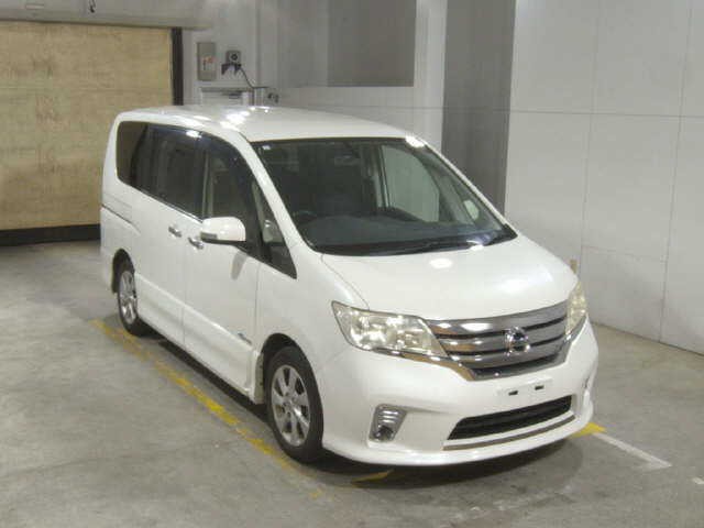 2013 Nissan Serena HV