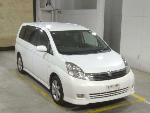 2005 Toyota Isis