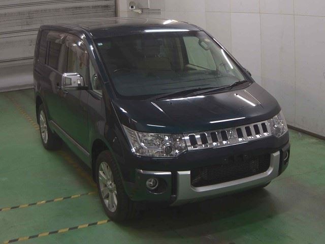 2016 Mitsubishi Delica D5
