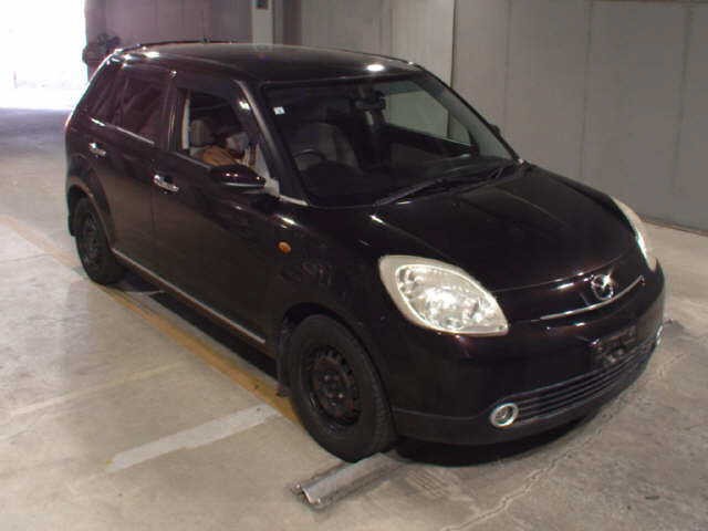 2005 Mazda Verisa