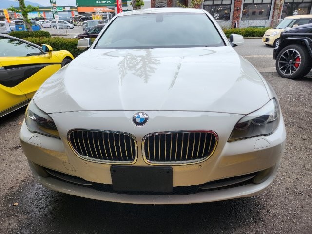 BMW 523I
