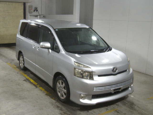 2007 Toyota Voxy