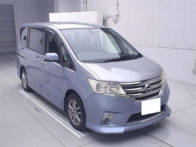 2013 Nissan Serena HV