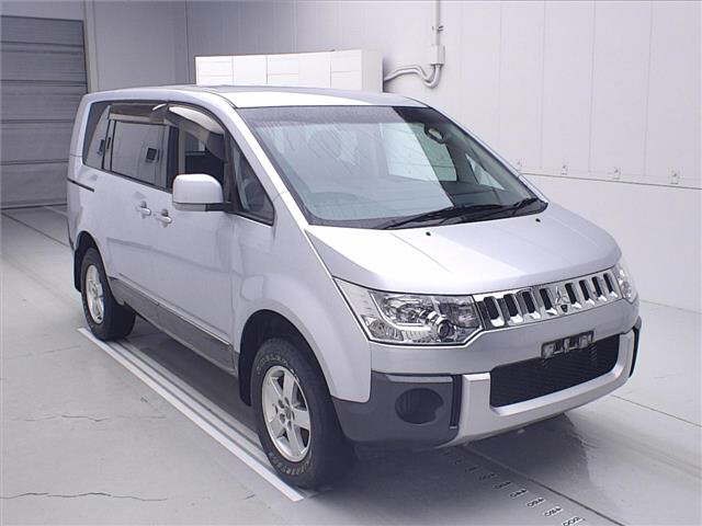 2010 Mitsubishi Delica D5
