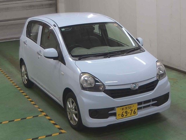 2015 Daihatsu Mira ES