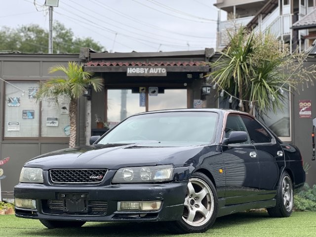 Nissan Laurel