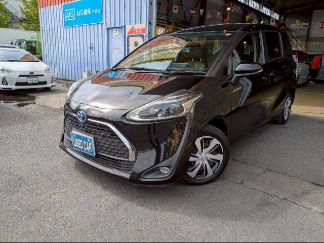2021 Toyota Sienta HV