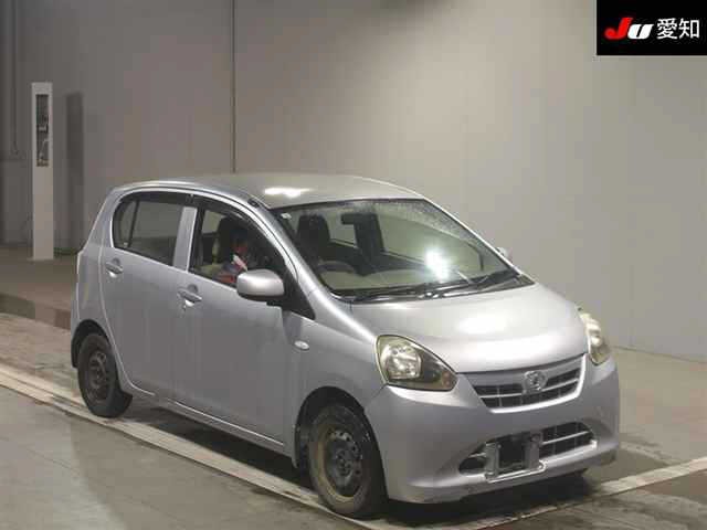 2013 Daihatsu Mira ES