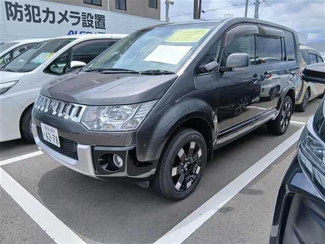 2016 Mitsubishi Delica D5