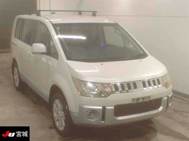 2013 Mitsubishi Delica D5