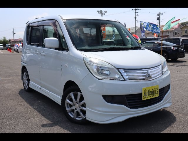 2012 Mitsubishi Delica D2
