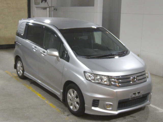 2010 Honda Freed Spike