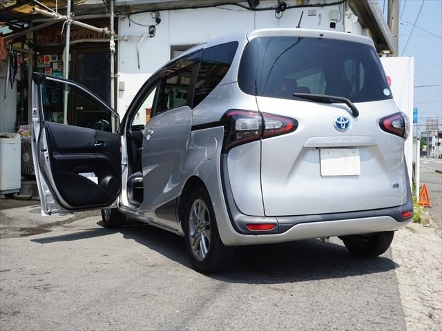 2016 Toyota Sienta HV