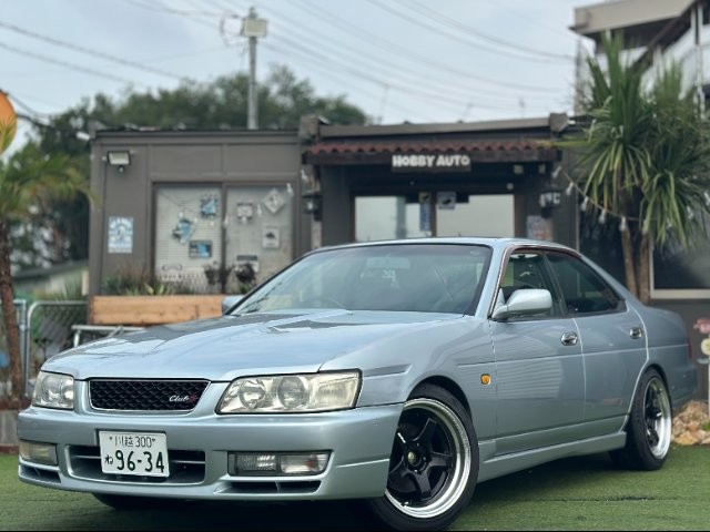 Nissan Laurel