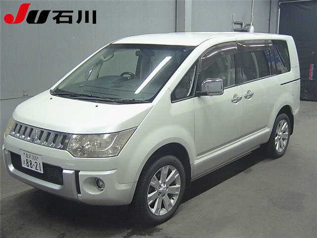 2013 Mitsubishi Delica D5