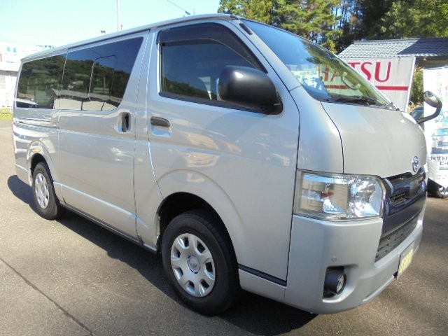 Toyota Hiace V
