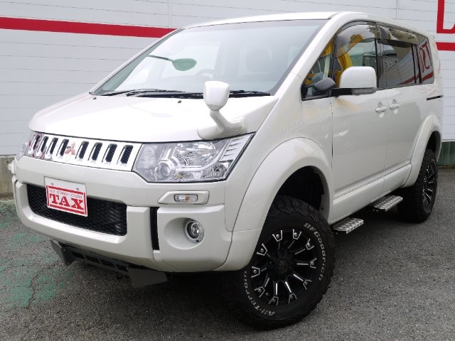 2016 Mitsubishi Delica D5