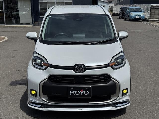 Toyota Sienta HV