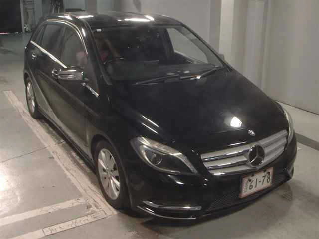 Mercedes-Benz B180