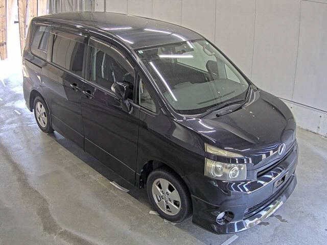 2007 Toyota Voxy