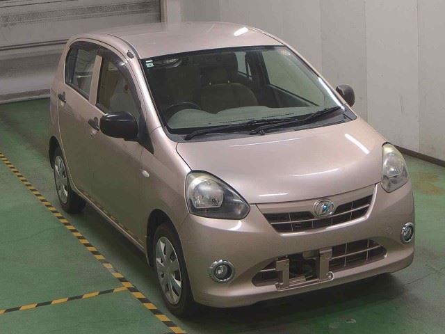2013 Daihatsu Mira ES