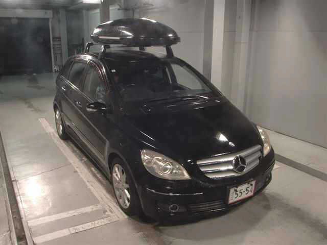 Mercedes-Benz B180