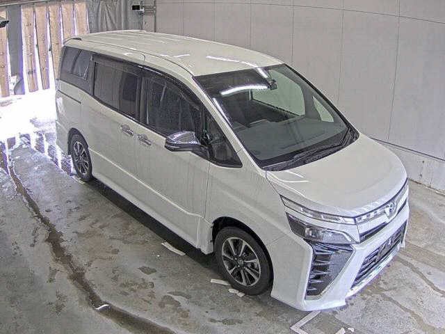 2021 Toyota Voxy