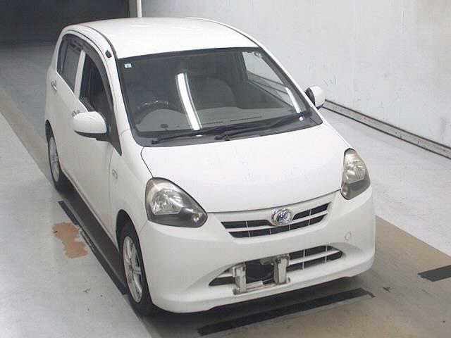 2013 Daihatsu Mira ES