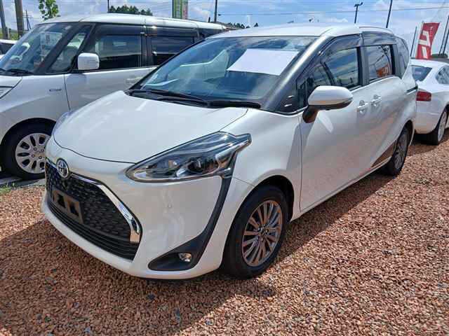 2021 Toyota Sienta HV