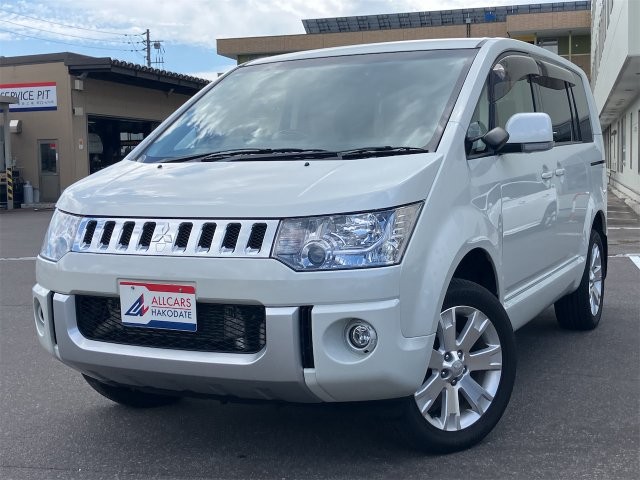 2015 Mitsubishi Delica D5