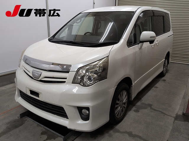 2010 Toyota Noah