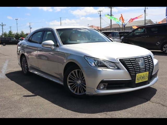 2013 Toyota Crown