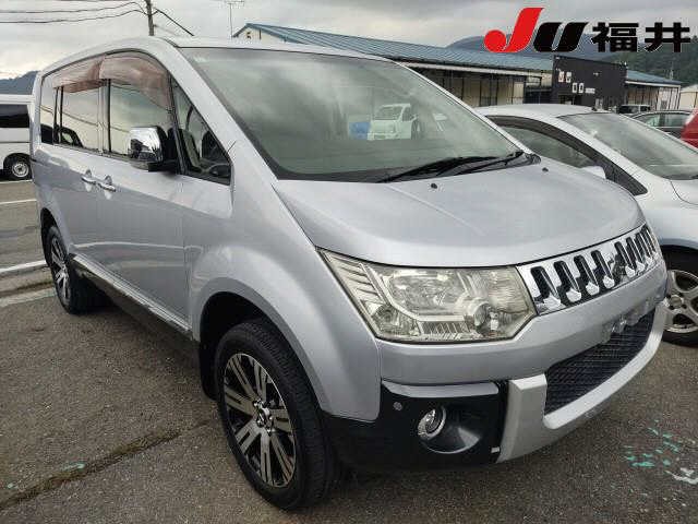 2009 Mitsubishi Delica D5