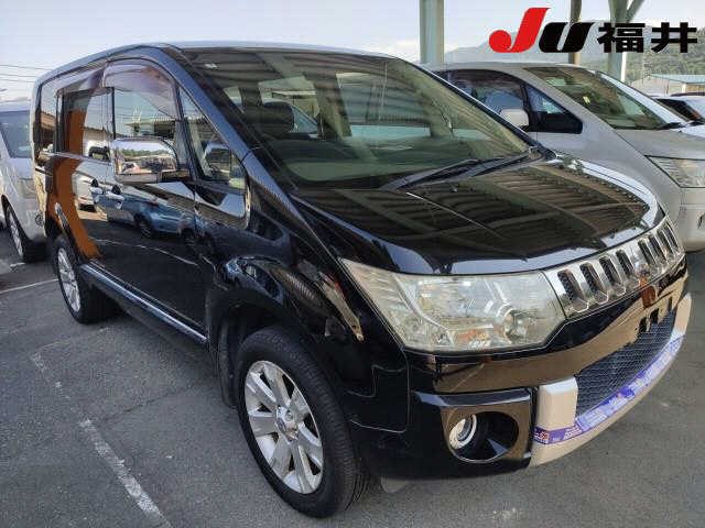 2009 Mitsubishi Delica D5