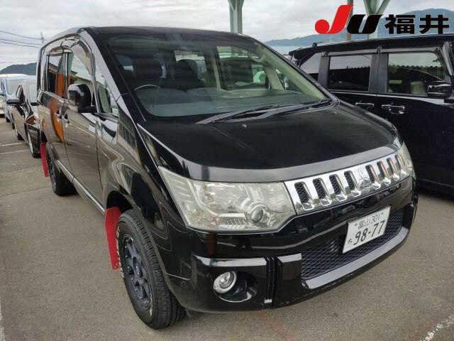2012 Mitsubishi Delica D5
