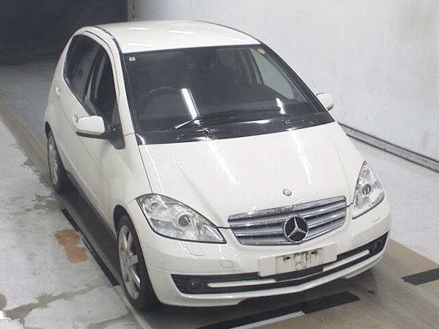 Mercedes-Benz A180