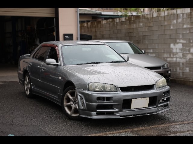 2000 Nissan Skyline