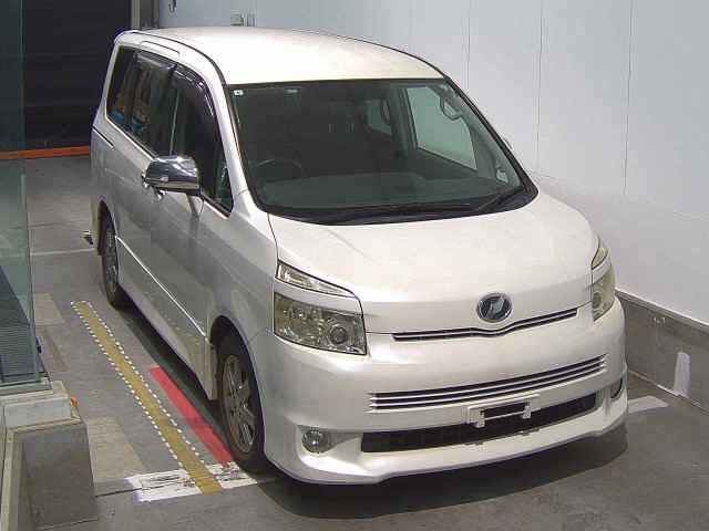 2009 Toyota Voxy