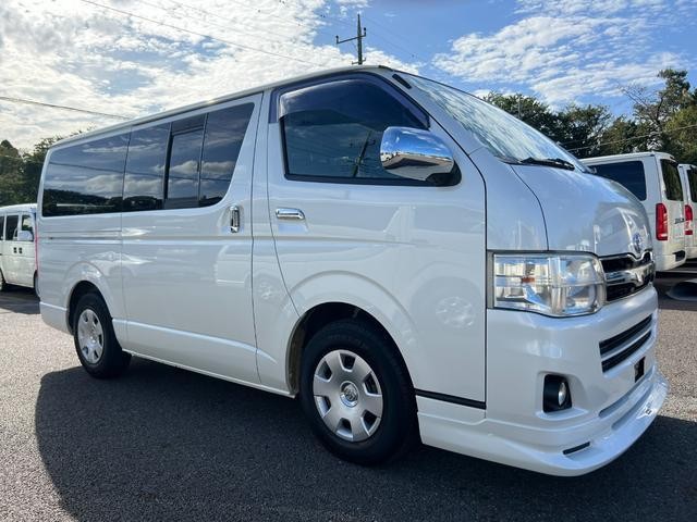 2012 Toyota Hiace V