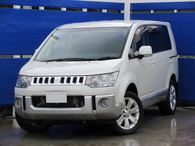2017 Mitsubishi Delica D5