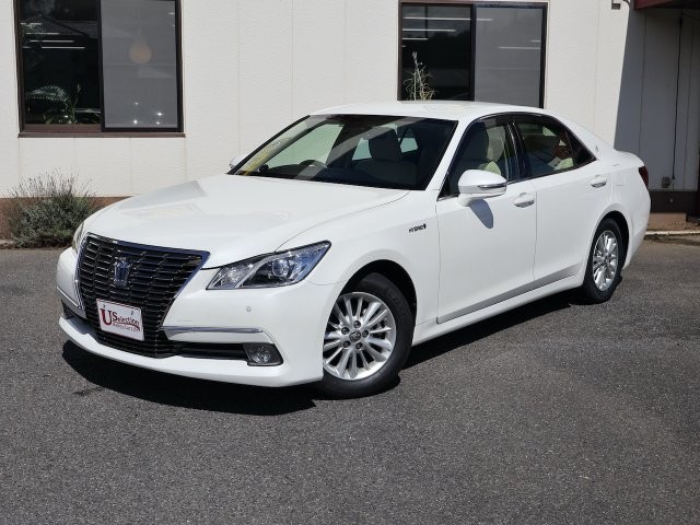 2013 Toyota Crown HV