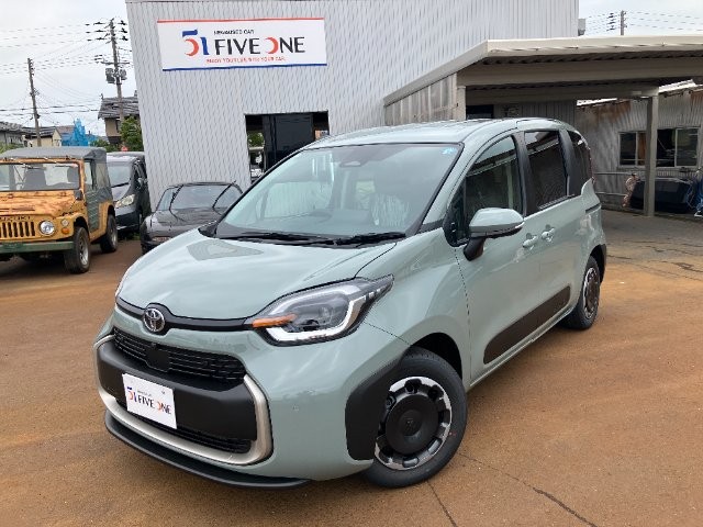 Toyota Sienta HV