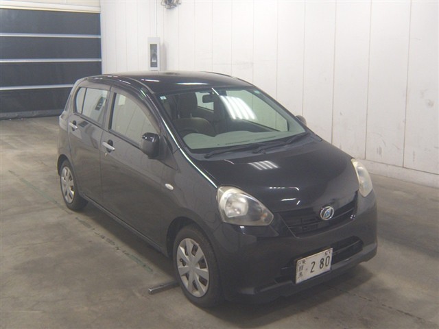 2013 Daihatsu Mira ES