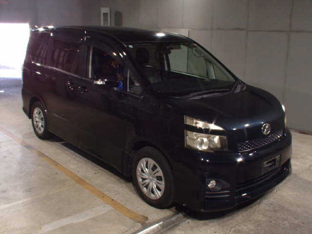 2011 Toyota Voxy