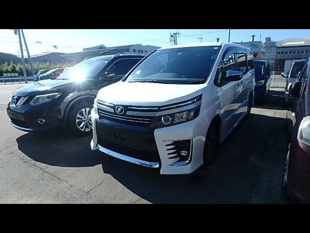 2016 Toyota Voxy