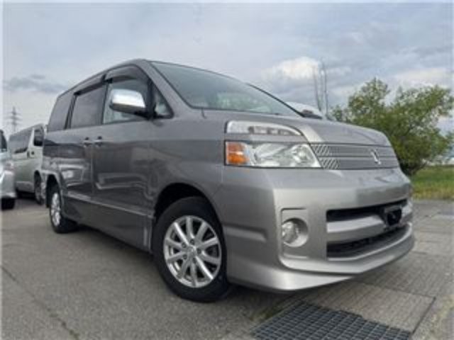 2007 Toyota Voxy