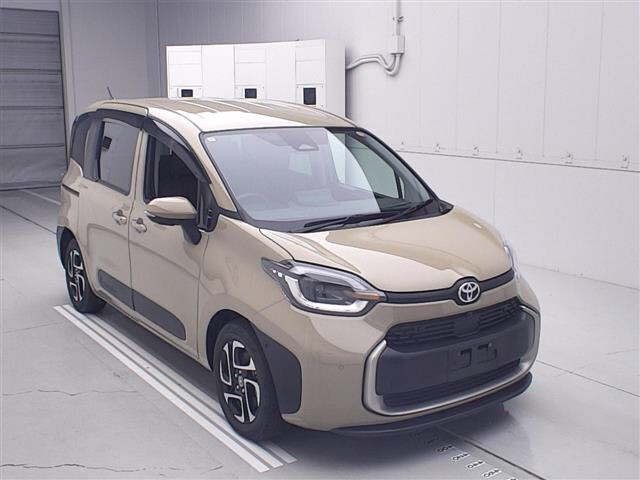 Toyota Sienta HV