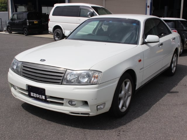 2000 Nissan Gloria